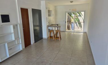 Departamento super amplio de dos ambientes  alquiler.