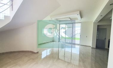 Casa con Alberca 2 niveles Tequisquiapan Querétaro