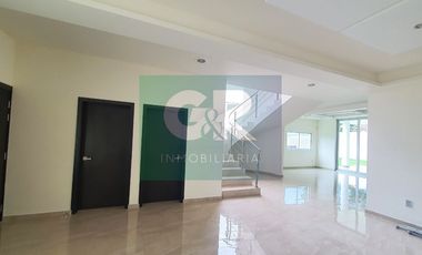Casa con Alberca 2 niveles Tequisquiapan Querétaro