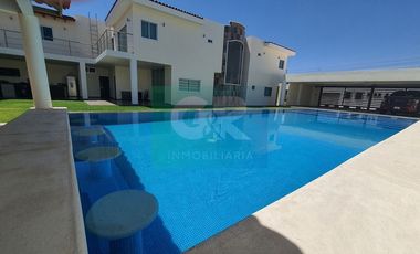 Casa con Alberca 2 niveles Tequisquiapan Querétaro