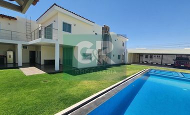Casa con Alberca 2 niveles Tequisquiapan Querétaro