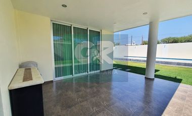 Casa con Alberca 2 niveles Tequisquiapan Querétaro