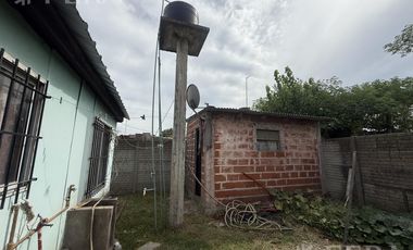 Venta casa 3 ambientes con jardín en Guernica