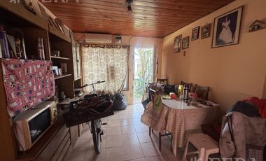 Venta casa 3 ambientes con jardín en Guernica