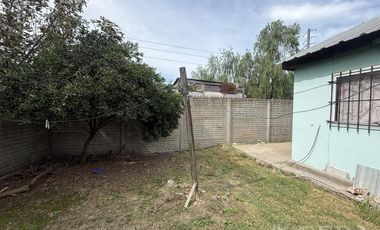 Venta casa 3 ambientes con jardín en Guernica