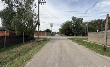 Venta casa 3 ambientes con jardín en Guernica