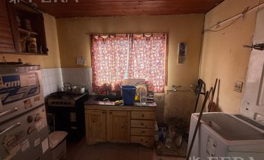 Venta casa 3 ambientes con jardín en Guernica