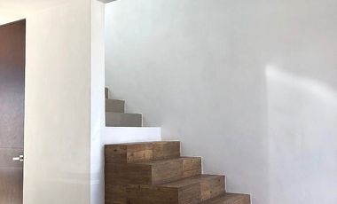 CASA EN RENTA AMUEBLADA CON PISCINA EN RESIDENCIAL SAC-UH, ZONA GRAN SANTA FE