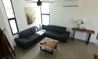 CASA EN RENTA AMUEBLADA CON PISCINA EN RESIDENCIAL SAC-UH, ZONA GRAN SANTA FE