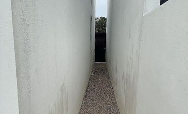 CASA EN RENTA SEMI AMUEBLADA CON PISCINA CERCA DE GRAN SANTA FE NORTE