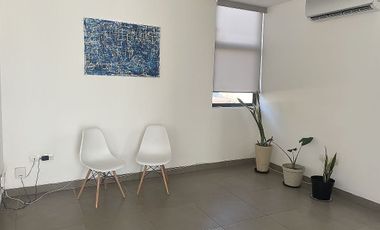 CASA EN RENTA SEMI AMUEBLADA CON PISCINA CERCA DE GRAN SANTA FE NORTE