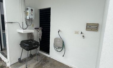 CASA EN RENTA SEMI AMUEBLADA CON PISCINA CERCA DE GRAN SANTA FE NORTE