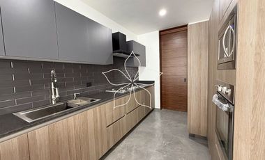 RESIDENCIA EN VENTA EN SOLARES, ZONA REAL, ZAPOPAN