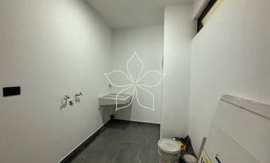 RESIDENCIA EN VENTA EN SOLARES, ZONA REAL, ZAPOPAN