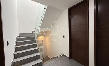 RESIDENCIA EN VENTA EN SOLARES, ZONA REAL, ZAPOPAN