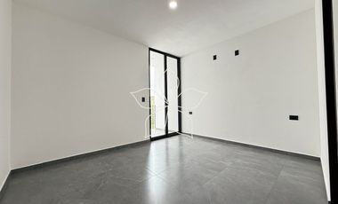 RESIDENCIA EN VENTA EN SOLARES, ZONA REAL, ZAPOPAN