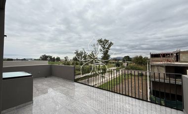 RESIDENCIA EN VENTA EN SOLARES, ZONA REAL, ZAPOPAN
