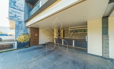 RESIDENCIA DE LUJO, PUERTA LAS LOMAS, ZONA DIAMANTE, JAL, ZAPOPAN.