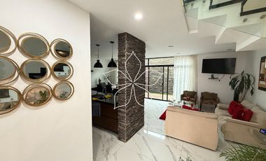 RESIDENCIA EN VENTA EN SOLARES, ZONA REAL, ZAPOPAN