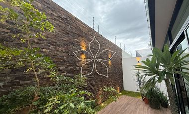 RESIDENCIA EN VENTA EN SOLARES, ZONA REAL, ZAPOPAN