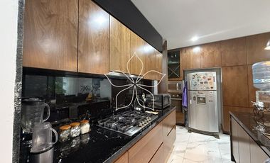 RESIDENCIA EN VENTA EN SOLARES, ZONA REAL, ZAPOPAN