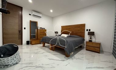 RESIDENCIA EN VENTA EN SOLARES, ZONA REAL, ZAPOPAN