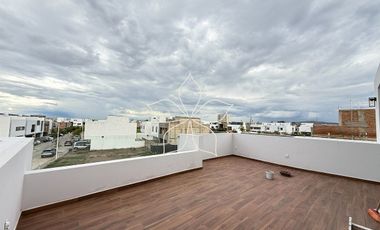 RESIDENCIA EN VENTA EN SOLARES, ZONA REAL, ZAPOPAN