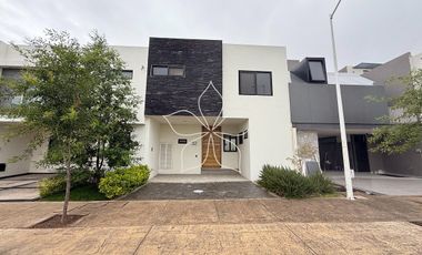 RESIDENCIA EN VENTA EN SOLARES, ZONA REAL, ZAPOPAN