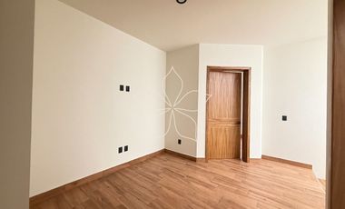 RESIDENCIA EN VENTA EN SOLARES, ZONA REAL, ZAPOPAN