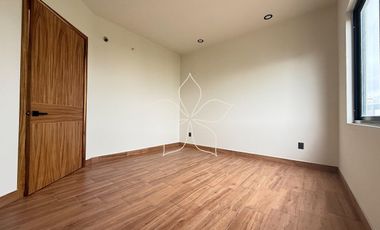 RESIDENCIA EN VENTA EN SOLARES, ZONA REAL, ZAPOPAN