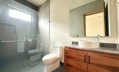 RESIDENCIA EN VENTA EN SOLARES, ZONA REAL, ZAPOPAN