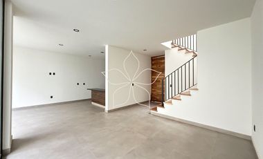 RESIDENCIA EN VENTA EN SOLARES, ZONA REAL, ZAPOPAN