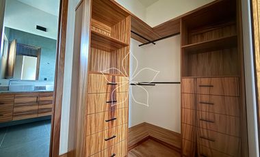 RESIDENCIA EN VENTA EN SOLARES, ZONA REAL, ZAPOPAN