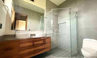 RESIDENCIA EN VENTA EN SOLARES, ZONA REAL, ZAPOPAN
