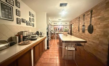 PROPIEDAD EN VENTA SOBRE AV. NACIONES UNIDAS, JARDINES UNIVERSIDAD, ZAPOPAN