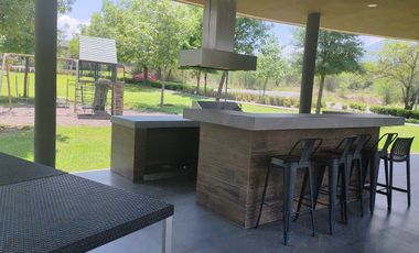 CASA en renta en privada Campestre Santiago