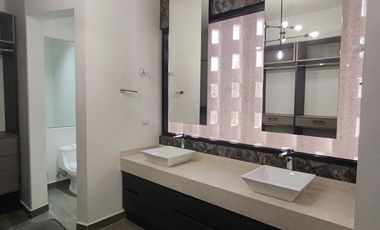 CASA en renta en privada Campestre Santiago