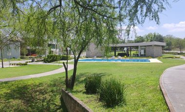 CASA en renta en privada Campestre Santiago