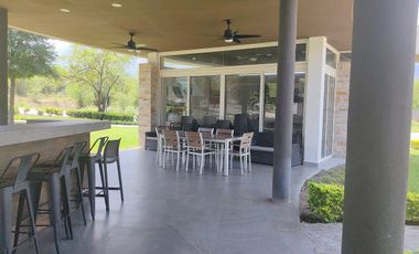 CASA en renta en privada Campestre Santiago