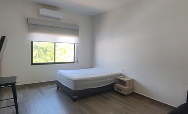 CASA en renta en privada Campestre Santiago