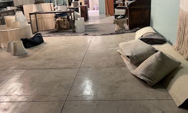 Venta Bodega a una cuadra de Calzada las Aguilas