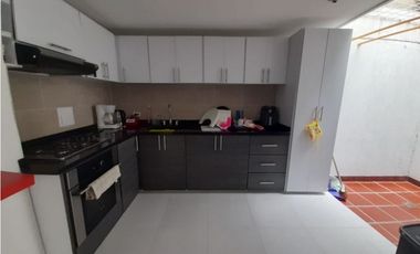 Casa de dos pisos en venta | Las Mercedes - Palmira
