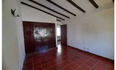Casa de dos pisos en venta | Las Mercedes - Palmira