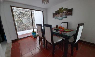 Casa de dos pisos en venta | Las Mercedes - Palmira