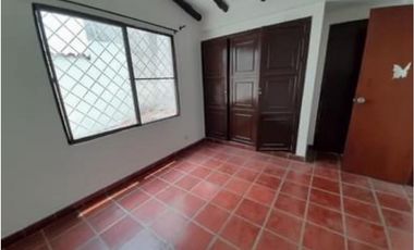 Casa de dos pisos en venta | Las Mercedes - Palmira