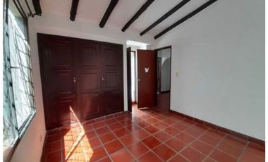Casa de dos pisos en venta | Las Mercedes - Palmira