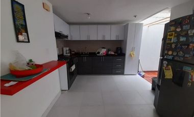 Casa de dos pisos en venta | Las Mercedes - Palmira