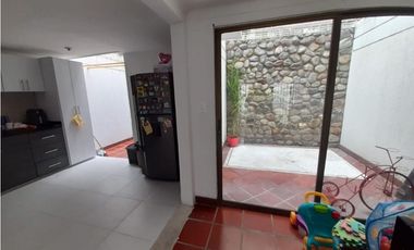 Casa de dos pisos en venta | Las Mercedes - Palmira