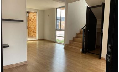 VENDO HERMOSA CASA EN CAJICA, CONJUNTO CERRADO.