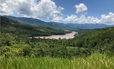 TERRENO CON RIO Y QUEBRADAS CHAZUTA